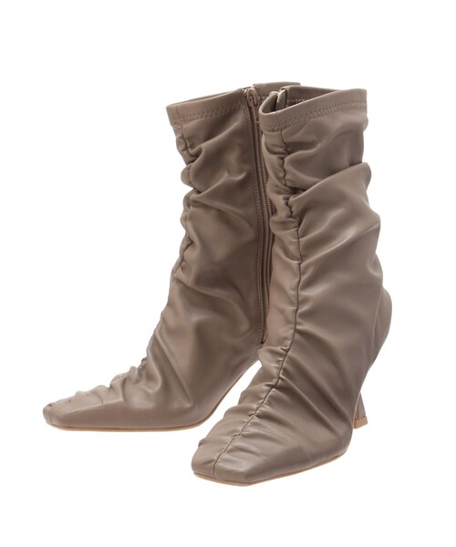 RESEXXY（リゼクシー）の「ギャザーデザインショートブーツ（ブーツ・レディース・ブラック/ベージュ・S/M/L）」の8枚目の写真