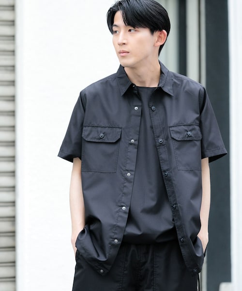 ITEMS URBANRESEARCH(アイテムズ アーバンリサーチ)の「TAION Military Half Sleeve Shirts(シャツ/ブラウス・メンズ・BLK/OLV/D.SAGE GRN/CREAM/L.BRN・M/L)」の2枚目の写真