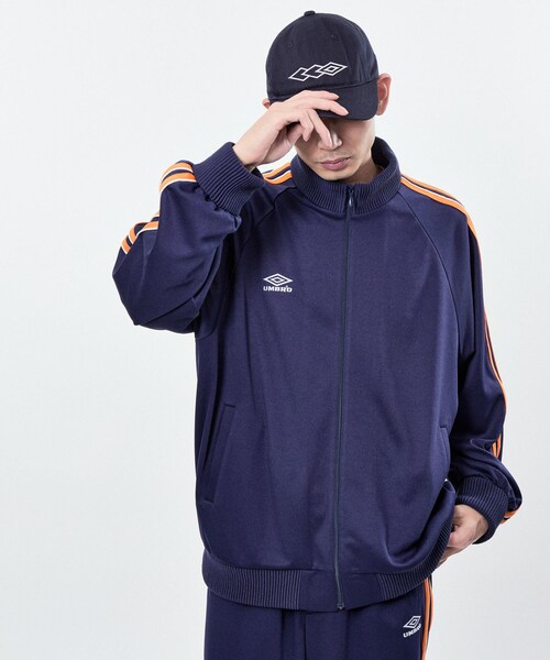 ADAM ET ROPE'（アダムエロペ）の「UMBRO×BELPER×M_24SS COTTON CAP（キャップ・レディース・ブラック/ベージュ系/ネイビー・F）」の14枚目の写真