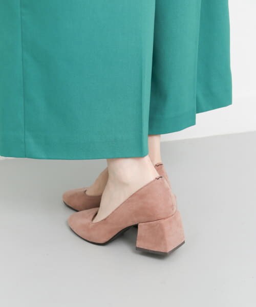 KBF（ケイビーエフ）の「スクエアヒールパンプス∴（パンプス・レディース・PINK BEIGE/TERRACOTTA・36/37/38）」の5枚目の写真
