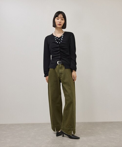 ADAM ET ROPE'(アダムエロペ)の「ナロースクエアパンプス(パンプス・レディース・ブラック/キナリ系・23.0/23.5/24.0/24.5)」の11枚目の写真