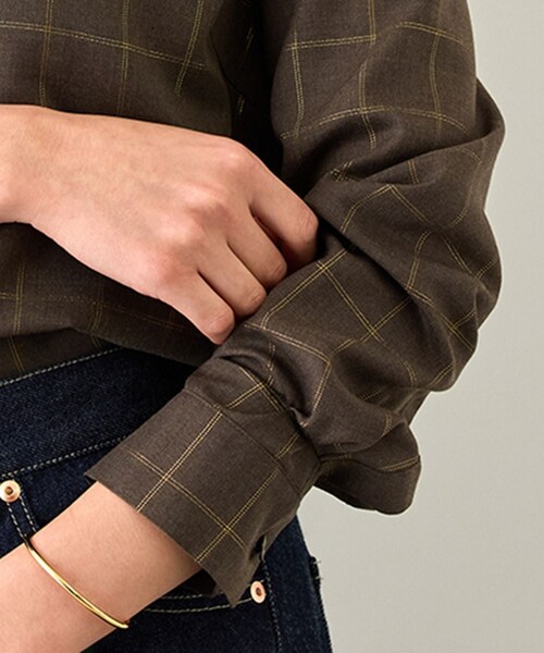 ROPE'(ロペ)の「【J'aDoRe・一部店舗限定サイズ】ラメチェックフリルカラーブラウス/セットアップ対応・イージーケア(シャツ/ブラウス・レディース・ブラウン系・36/38)」の12枚目の写真