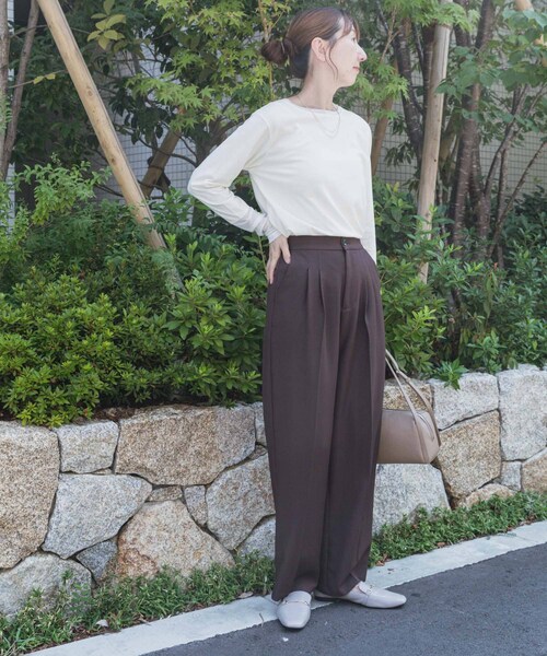 ITEMS URBANRESEARCH（アイテムズ アーバンリサーチ）の「ソデチュールロングスリーブカットソー（Tシャツ/カットソー・レディース・BRN/OFF/BORDER・FREE）」の8枚目の写真