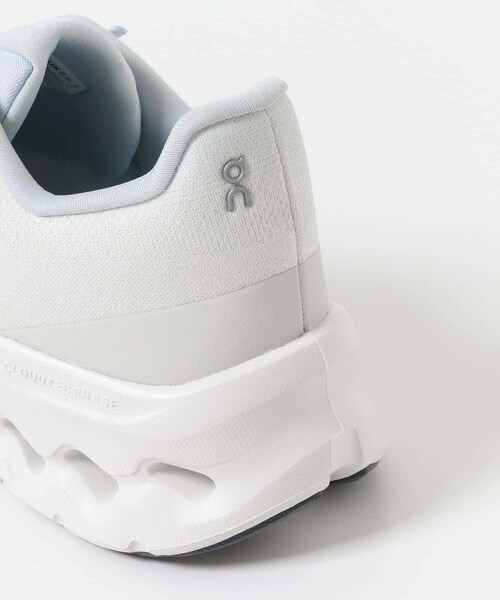 URBAN RESEARCH DOORS（アーバンリサーチドアーズ）の「On　Cloudtilt（スニーカー・レディース・Arctic/Ice/Pearl/Fade/EclipseBlk/EclipseLil/Castor/Pe・23.5/24/24.5/25/25.5）」の11枚目の写真