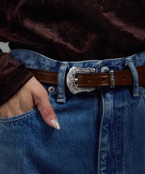ADAM ET ROPE'(アダムエロペ)の「【TORY LEATHER(トリーレザー)】3/4inch Western Belt/ベルト(ベルト・レディース・ブラック/ブラウン・F)」の6枚目の写真