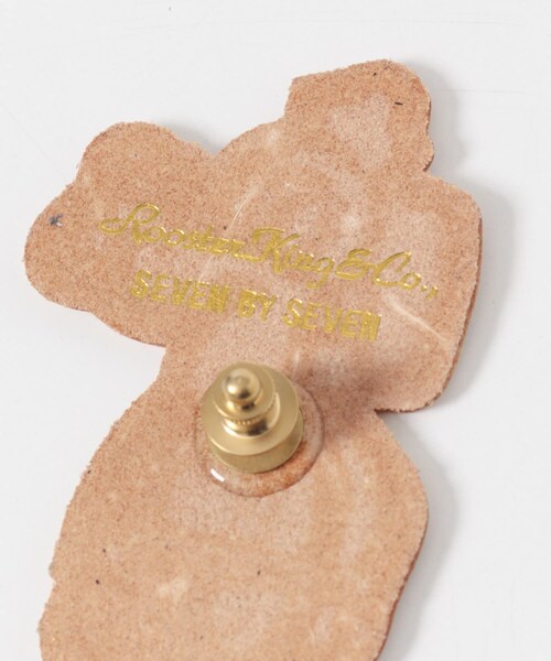 URBAN RESEARCH（アーバンリサーチ）の「SEVEN BY SEVEN　LEATHER CARVING PINS G（ブローチ/コサージュ・メンズ・010 BLACK/040 BEIGE・Free）」の9枚目の写真