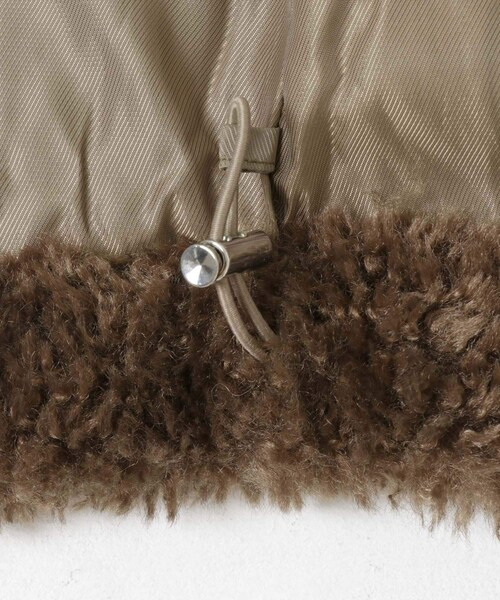 URBAN RESEARCH ROSSO（アーバンリサーチロッソ）の「『WEB/一部店舗限定』ノーカラーファーボアZIPブルゾン（ノーカラージャケット・レディース・BROWN/GREIGE・FREE）」の17枚目の写真