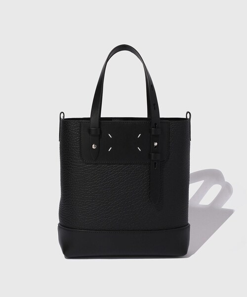 ADAM ET ROPE'(アダムエロペ)の「【Maison Margiela/メゾン マルジェラ】SHOPPING VERTICAL MINI(ショルダーバッグ・メンズ・ブラック・F)」の2枚目の写真
