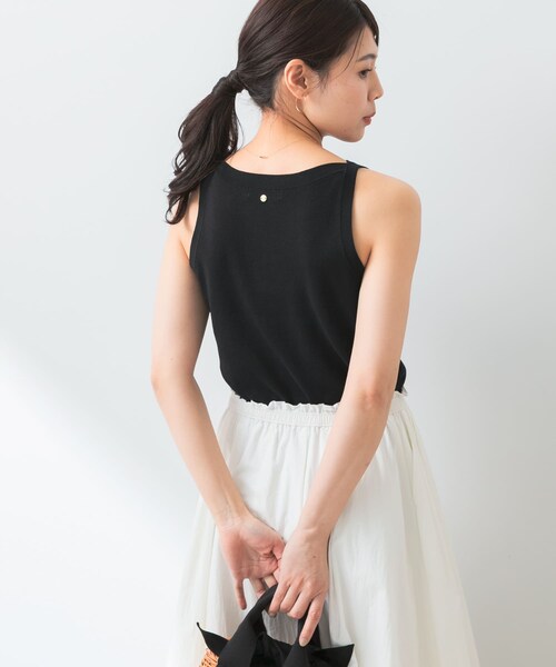 URBAN RESEARCH ROSSO（アーバンリサーチロッソ）の「F by ROSSO　ウォッシャブルミラノリブアメスリニット（ニット/セーター・レディース・BLACK/L/GRAY/BROWN/NAVY×OW・FREE）」の9枚目の写真