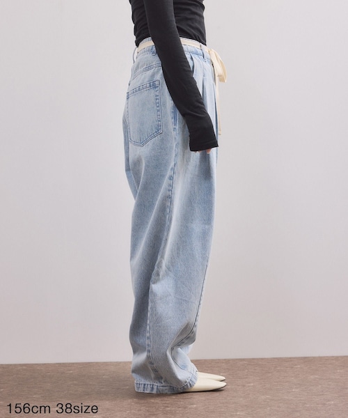 ADAM ET ROPE'(アダムエロペ)の「【WEB限定】2タックカーブデニムパンツ(デニムパンツ・レディース・ブラック/サックス・34/36/38)」の22枚目の写真