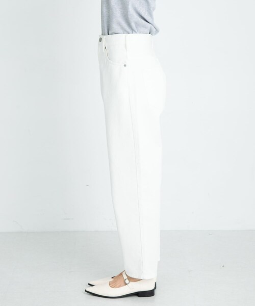 URBAN RESEARCH Sonny Label（アーバンリサーチサニーレーベル）の「『34サイズ/低身長向けも展開』ワイドテーパードデニム（デニムパンツ・レディース・ミッドブルー/ホワイト・34/36/38）」の7枚目の写真