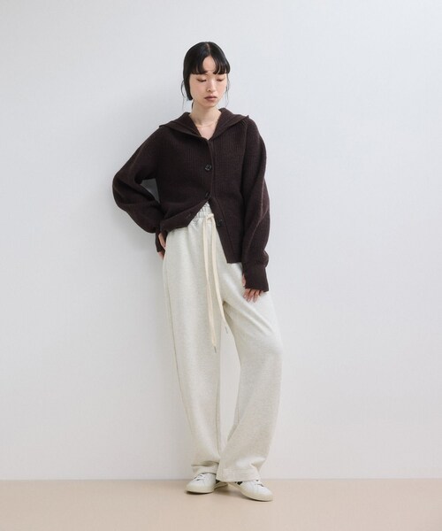 ADAM ET ROPE'(アダムエロペ)の「【WEB限定】ワイドスウェットパンツ(その他パンツ・レディース・チャコール/キナリ系・34/36/38)」の8枚目の写真