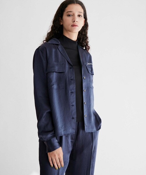 Saturdays NYC（サタデーズ ニューヨークシティ ）の「Lomedico Crinkled Satin LS Shirt（シャツ/ブラウス・レディース・ネイビー/イエロー・L/XS）」の14枚目の写真