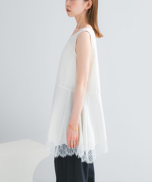 URBAN RESEARCH ROSSO（アーバンリサーチロッソ）の「CHIGNON　ヘムレースサテンタンクトップ（タンクトップ・レディース・OWHITE/BLACK・Free）」の8枚目の写真