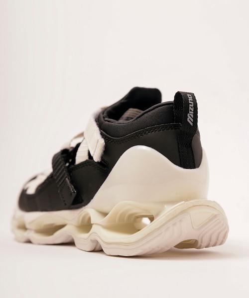 ADAM ET ROPE'(アダムエロペ)の「【MIZUNO/ミズノ】WAVE PROPHECY STRAP(その他シューズ・メンズ・ブラック/ブラック系・26.0/27.0/28.0)」の13枚目の写真