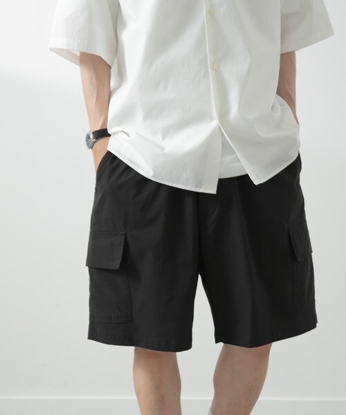 ITEMS URBANRESEARCH（アイテムズ アーバンリサーチ）の「ウエストイージーポリカーゴショーツ（その他パンツ・メンズ・BLK/IVO/KHK・S/M/L）」の16枚目の写真