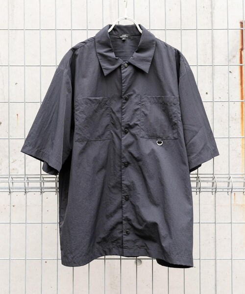 ITEMS URBANRESEARCH(アイテムズ アーバンリサーチ)の「『撥水/イージーケア/接触冷感/UVカット』タスランナイロンスナップボタン半袖シャツ(シャツ/ブラウス・メンズ・CHA/NVY/BLK・M/L)」の5枚目の写真