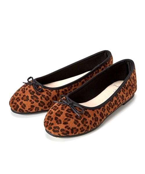 nissen（ニッセン）の「【ゆったり幅広】やわらかバレエシューズ（低反発中敷）（ワイズ４Ｅ）（バレエシューズ・メンズ・黒(スエード調)/グレー(スエード調)/ネイビー(スエード調)/レオパード(スエード調)/オーク(スエード調)/【移行済】バイオレット(スエード調)/ブラウン(クロコ型押し)/【移行済】チェック柄/【移行済】ツイード/黒(キルティング柄)/黒(スムース)/シャンパンゴールド(グリッター)/黒(エナメル調)/グレージュ(エナメル調)/ネイビーデニム/シルバー(グリッター)/【移行済】ラベンダー(スエード調)/赤(エナメル調)/【移行済】グレーヘンプ(生地)/ベージュ(パイソン柄)/ホワイト(スムース)/キャメル(メッシュ型押し)/イエロー(スムース)/【移行済】オーク(スムース)/【移行済】ラベンダー(スムース)/ピスタチオ(スエード調)/ライトベージュクロコ/チョコブラウン(スエード調)/オレンジ(スエード調)/黒(クロコ型押し)/ブラウン(チェック柄)/ホワイト(エナメル調)/シルバー/アイボリーキルティング/黒(ラメツイード調)・M=23.0~23.5cm/4E/L=24.0~24.5cm/4E/LL=25.0~25.5cm/4E/3L=26.0~26.5cm/4E）」の13枚目の写真