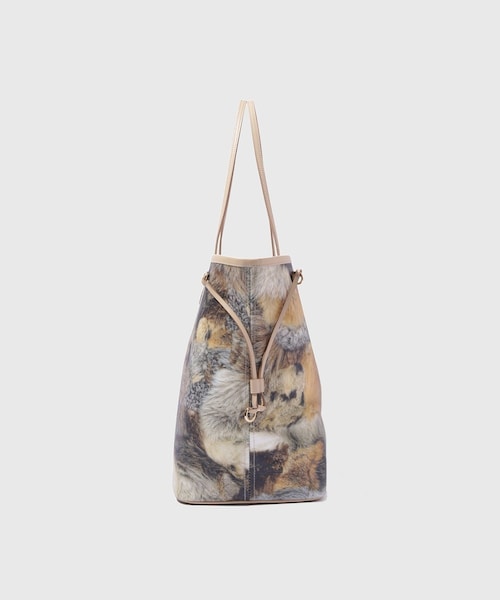 ADAM ET ROPE'（アダムエロペ）の「【TOLQ/トルク】Printed Hand Bag（トートバッグ・メンズ・キャメル系・F）」の3枚目の写真