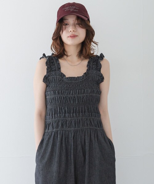 URBAN RESEARCH Sonny Label(アーバンリサーチサニーレーベル)の「フリルシャーリングサロペット(つなぎ/オールインワン・レディース・ブラック/インディゴ・36/38)」の5枚目の写真