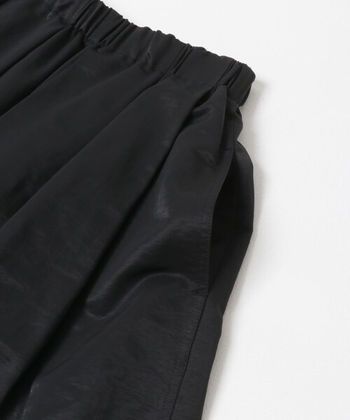 URBAN RESEARCH ROSSO（アーバンリサーチロッソ）の「ヴィンテージサテンギャザースカート（スカート・レディース・SILVERGRAY/BLACK・FREE）」の5枚目の写真