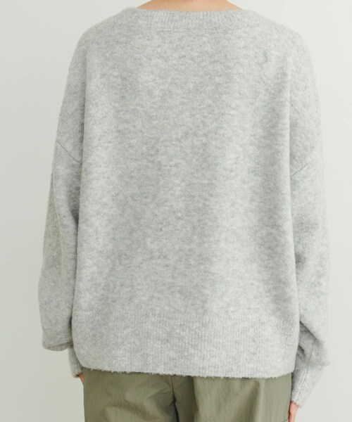 ITEMS URBANRESEARCH（アイテムズ アーバンリサーチ）の「ブークレビッグロゴニット（ニット/セーター・レディース・BRN/L.GRAY/MNT・FREE）」の8枚目の写真