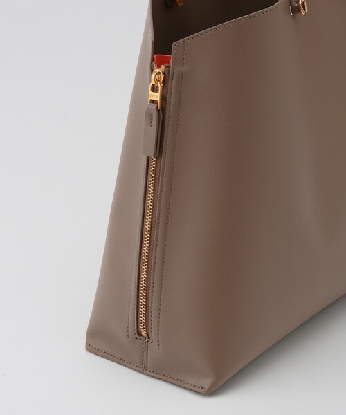 ROPE'（ロペ）の「【E'POR】【A4対応】Y BAG Medium+（トートバッグ・レディース・ブラック/ブラック系/ライトグレー/オフホワイト/ダークブラウン/ベージュ系/カーキ/ブラウン・F）」の13枚目の写真