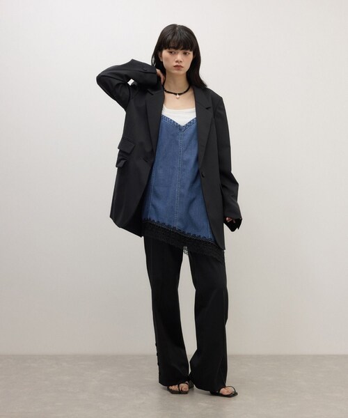 ADAM ET ROPE'(アダムエロペ)の「【WEB限定】レースコンビデニムキャミ(キャミソール・レディース・ブルー/サックス・F)」の6枚目の写真