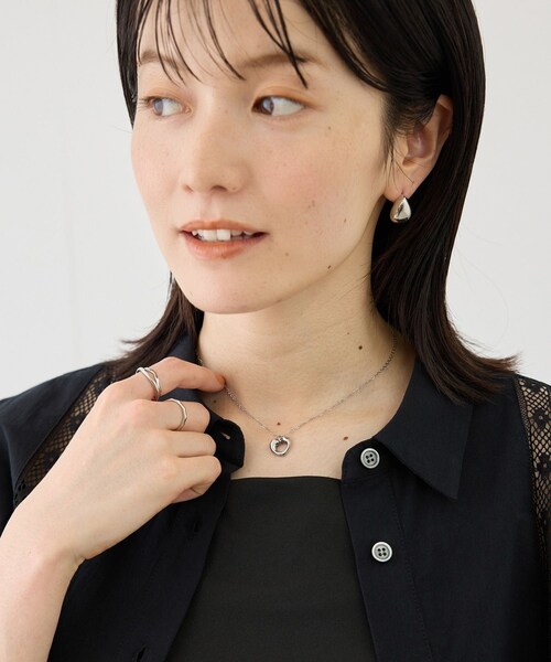 ROPE' PICNIC(ロペピクニック)の「ステンレスハートモチーフトップショートネックレス(ネックレス・レディース・ゴールド/シルバー・F)」の16枚目の写真