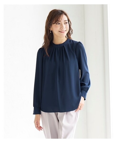 nissen（ニッセン）の「大きいサイズ スタンドギャザーブラウス（吸汗速乾裏地付）（シャツ/ブラウス・レディース・ダークグリーン/アイスグレー/ネイビー/アイボリー×黒・L/LL/3L/4L/5L/6L/8L/10L）」の20枚目の写真