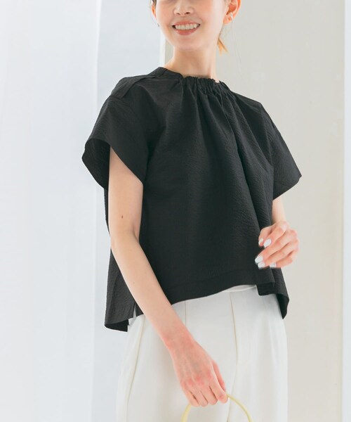 URBAN RESEARCH ROSSO（アーバンリサーチロッソ）の「シアサッカーショートギャザーブラウス（シャツ/ブラウス・レディース・WHITE/GREEN/BLACK・FREE）」の2枚目の写真