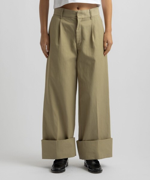 Saturdays NYC(サタデーズ ニューヨークシティ )の「Kim Pleated Pants | WOMEN(その他パンツ・レディース・ベージュ/ネイビー・L/M/S)」の14枚目の写真