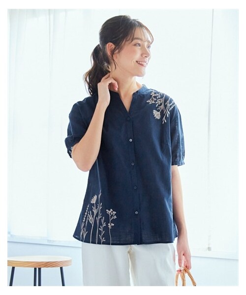 nissen（ニッセン）の「大きいサイズ綿１００％５分袖バンドカラー刺しゅうブラウス（シャツ/ブラウス・レディース・オフホワイト/セージグリーン/ネイビー/イエロー・L/LL/3L/4L/5L/6L/8L/10L）」の22枚目の写真