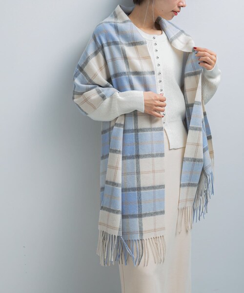 URBAN RESEARCH ROSSO（アーバンリサーチロッソ）の「カシミヤ混チェックストール（マフラー・レディース・OFF WHITE/GRAY/PINK・Free）」の4枚目の写真