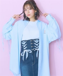 marun | ＜大きいサイズ＞くまちゃん刺しゅうスリットリボンロングシャツ marun(シャツ/ブラウス)