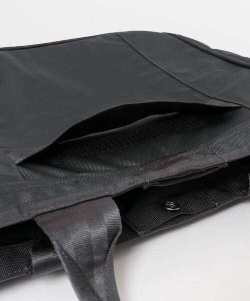 URBAN RESEARCH DOORS（アーバンリサーチドアーズ）の「BRIEFING　BS BOX TOTE AG（トートバッグ・メンズ・BLACK/DARK GRAY・Free）」の11枚目の写真