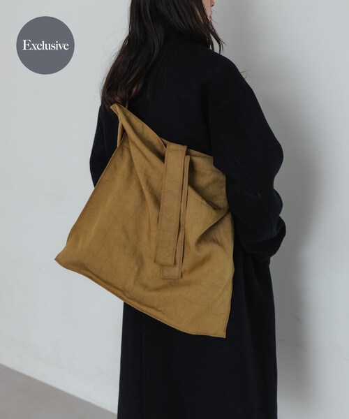 URBAN RESEARCH（アーバンリサーチ）の「『一部別注カラー』ITTI　MARY INSIDE OUT TOTE- L（トートバッグ・レディース・BLACK/RED/別注CURRY・-）」の2枚目の写真