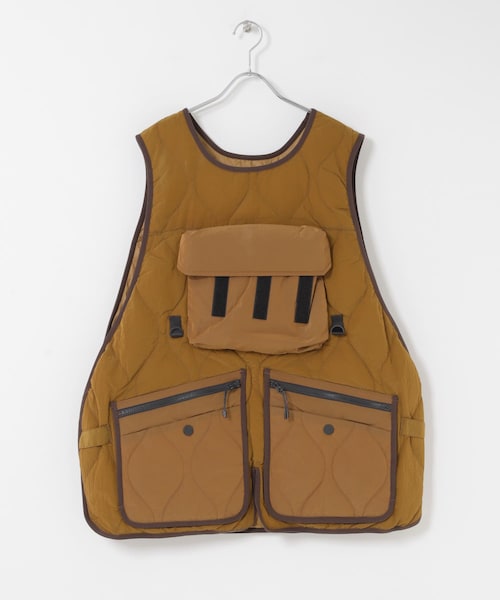 EKAL(エカル)の「WHITE MOUNTAINEERING QUILTING DOWN VEST(その他アウター・メンズ・BLACK/BROWN/RED・2/3)」の2枚目の写真