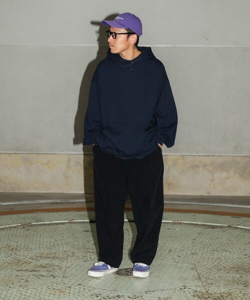 URBAN RESEARCH（アーバンリサーチ）の「Wide Dad　Dad SWEAT PARKA（パーカー・メンズ・D NAVY/RED・1/2）」の11枚目の写真