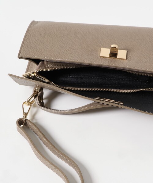 URBAN RESEARCH ROSSO（アーバンリサーチロッソ）の「AULENTTI　ワイドショルダーBAG（ショルダーバッグ・レディース・TAUPE/NERO・-）」の13枚目の写真