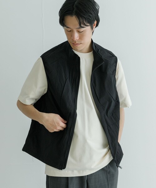URBAN RESEARCH(アーバンリサーチ)の「『UR TECH』ナイロンベスト(テーラードジャケット・メンズ・BLACK/BLUE/GRAY・M/L)」の3枚目の写真