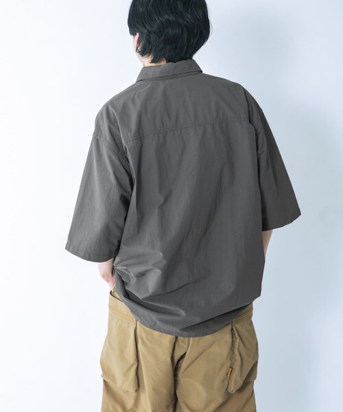 EKAL(エカル)の「『UR TECH』ナイロンタッサーショートスリーブシャツ(シャツ/ブラウス・メンズ・レイクサンリーフ/イエロー/ネイビー/グラファイト/レイクブルー・M/L)」の10枚目の写真