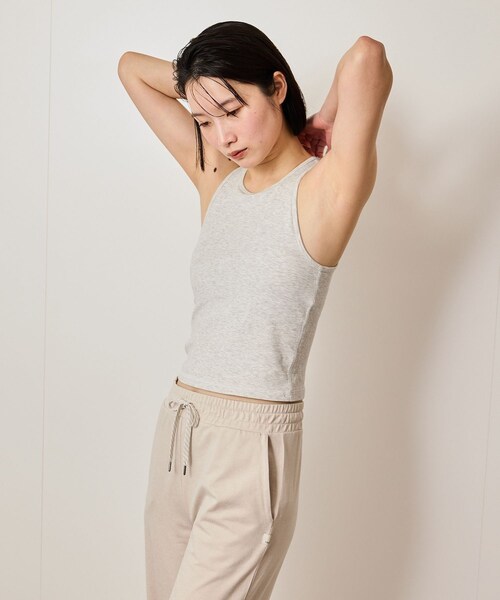 NERGY(ナージー)の「【VUORI】Pose Plyo Tankポーズプライオタンクトップ(タンクトップ・レディース・ブラック/ダークブラウン・S)」の13枚目の写真