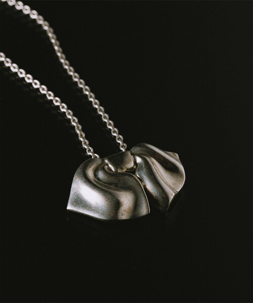 ADAM ET ROPE'(アダムエロペ)の「【VINTAGE JEWELRY】TIFFANY リボン ネックレス 925(ネックレス・メンズ・シルバー・F)」の3枚目の写真