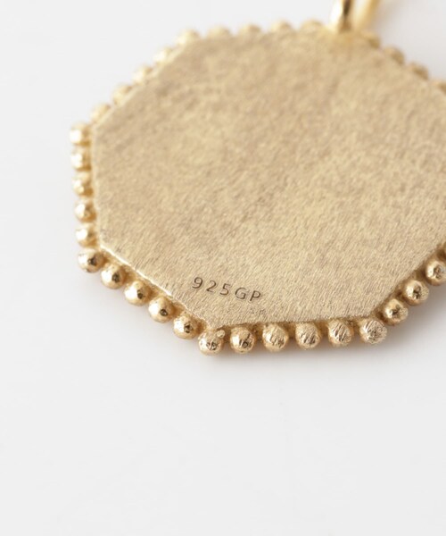 URBAN RESEARCH（アーバンリサーチ）の「LA SOEUR　イニシャルオクタゴンチャーム（チャーム・レディース・e/s/r/n・-）」の10枚目の写真