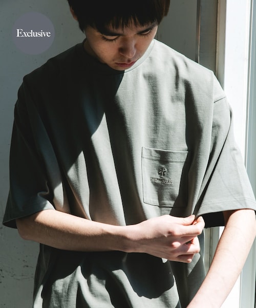 URBAN RESEARCH DOORS(アーバンリサーチドアーズ)の「『別注』Snow Peak Apparel×DOORS POCKET LOGO SHORT-SLEEVE T-SHIRTS(Tシャツ/カットソー・メンズ・WHITE/BLUEGRAY/FOLIAGE/CHARCOAL・M/L/XL)」の3枚目の写真