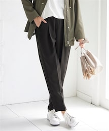 nissen | 大きいサイズ全方向のびるとろみタックスリムテーパードパンツ（ゆったりヒップ）（選べる２レングス）【大人lafarfa23年7月号掲載】(パンツ)