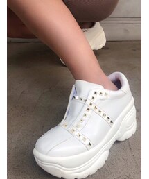 ボリュームソールスタッズスニーカー