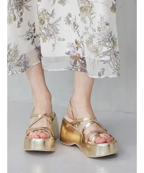 MERCURYDUO（マーキュリーデュオ）の「メタリックストラップサンダル（サンダル・レディース・ブラック/シルバー/ゴールド・36/38）」の20枚目の写真