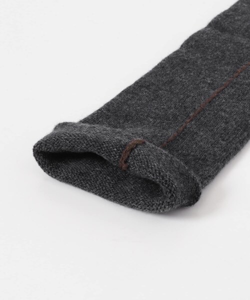 URBAN RESEARCH（アーバンリサーチ）の「kokyo　Long Stitch Gloves（ベルト・レディース・Red/Charcoal・-）」の5枚目の写真